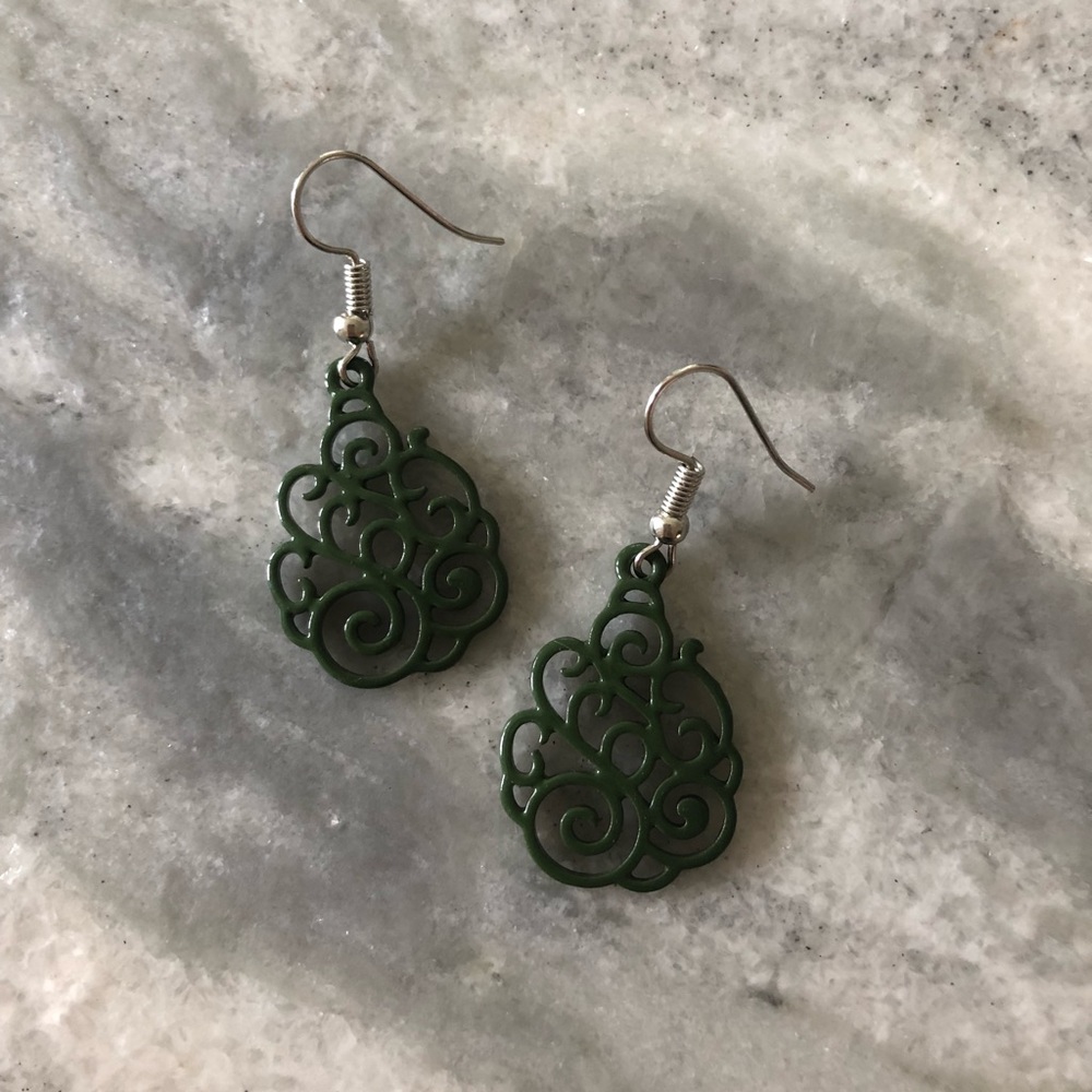 Paparazzi green filigree earrings